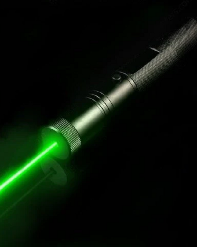 Akumulatorowy wskaźnik laserowy z regulowaną ostrością i blokadą bezpieczeństwa – narzędzie do ładowania przez USB o dużym zasięgu 0