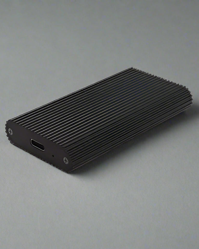 Aluminiowa Obudowa M.2 SSD z Portem USB Type-C – Kompaktowe i Stylowe Przechowywanie z Szybkim Transferem Danych 0