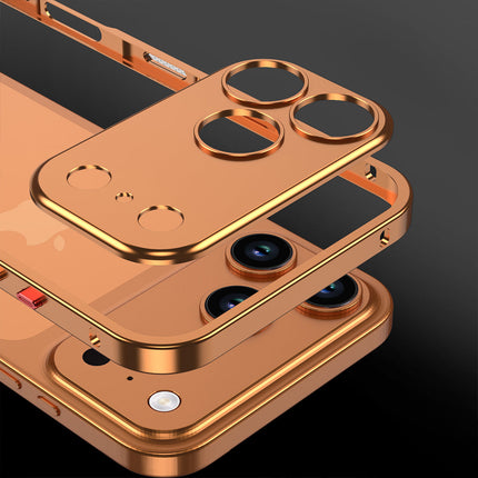 Aluminiowe Etui na Telefon z Wzmocnionymi Krawędziami i Kompatybilnością z MagSafe – Minimalistyczny Design, Srebrne Case na Telefon 2