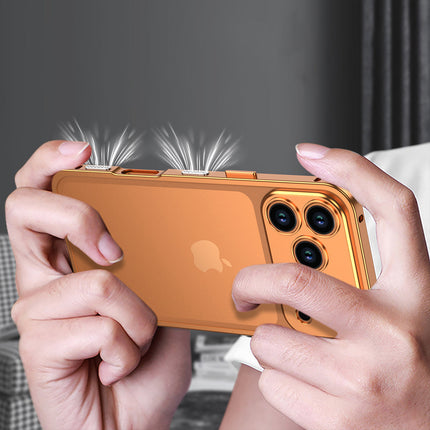 Aluminiowe Etui na Telefon z Wzmocnionymi Krawędziami i Kompatybilnością z MagSafe – Minimalistyczny Design, Srebrne Case na Telefon 3