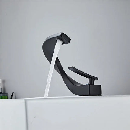 AquaElegance | Bateria mieszaczowa z zimną i ciepłą wodą 9