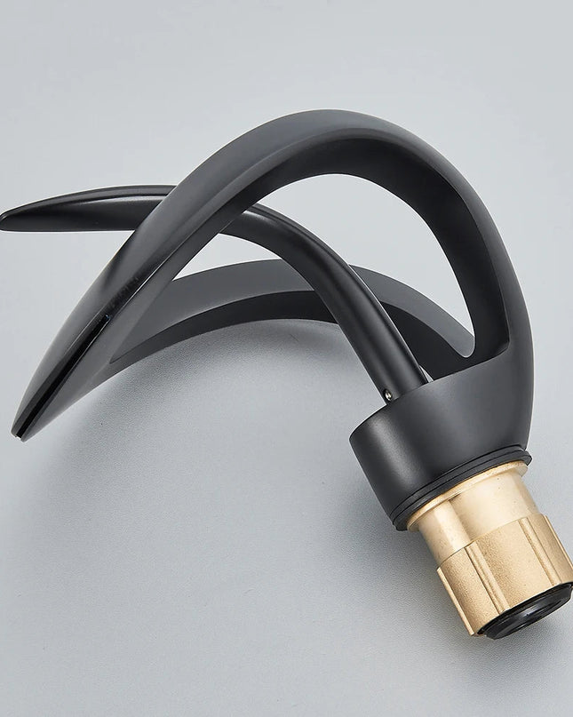 Bateria Umywalkowa Stojąca z Czarnego Mosiądzu – Nowoczesny Design i Wydajny Przepływ Wody 2