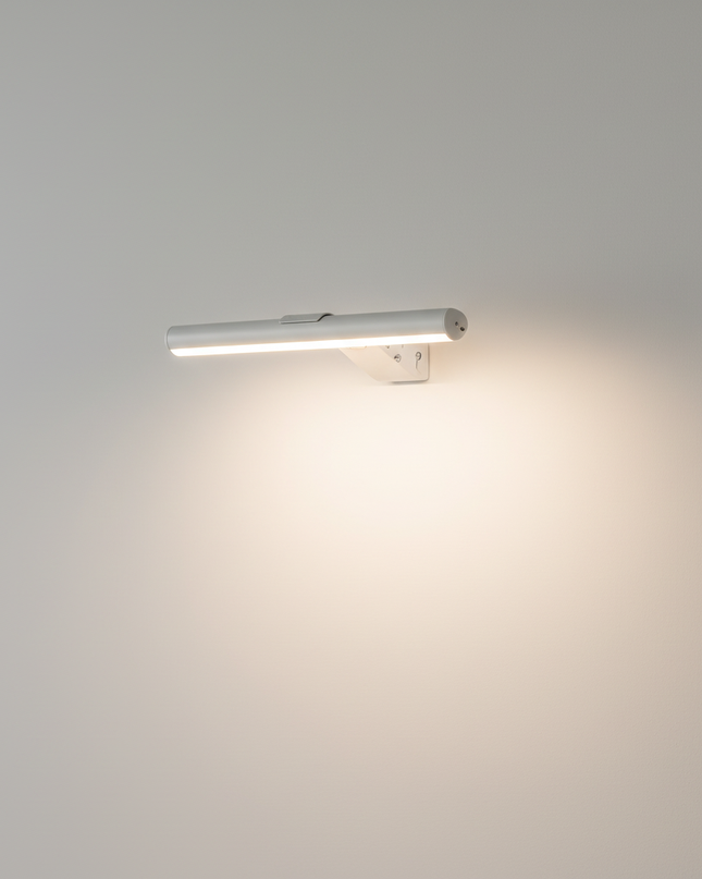 Bezprzewodowa lampa LED z regulacją kąta świecenia, wykonana z aluminium i żelaza, dostępna w tr 7