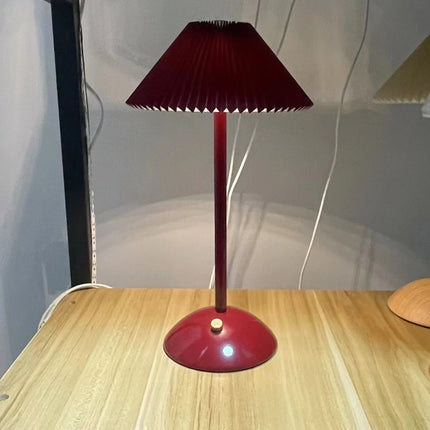 Bezprzewodowa lampa stołowa z plisowanym kloszem, żelazna podstawa, skandynaws 10