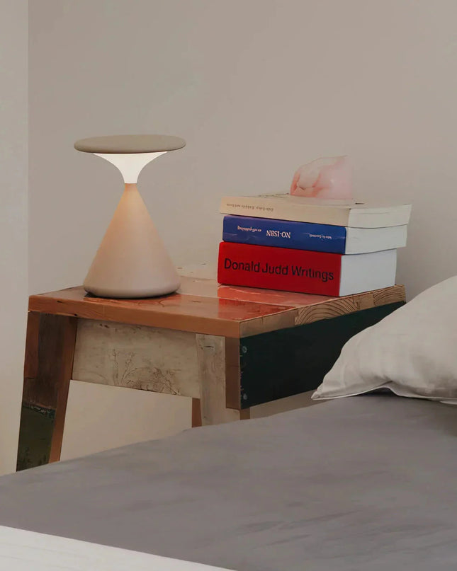Bezprzewodowa lampa stołowa w kształcie klepsydry – Nowoczesny design i funkcjonalność 6