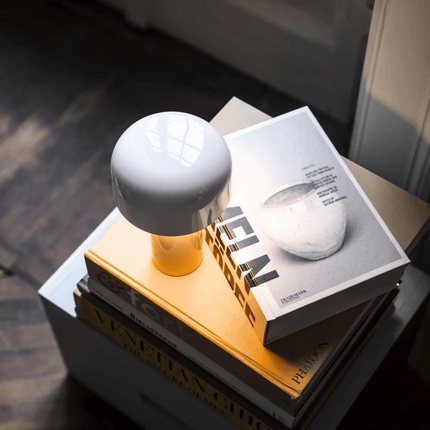 Bezprzewodowa metalowa lampa stołowa z przyciemnianą diodą LED i akumulatorem 4