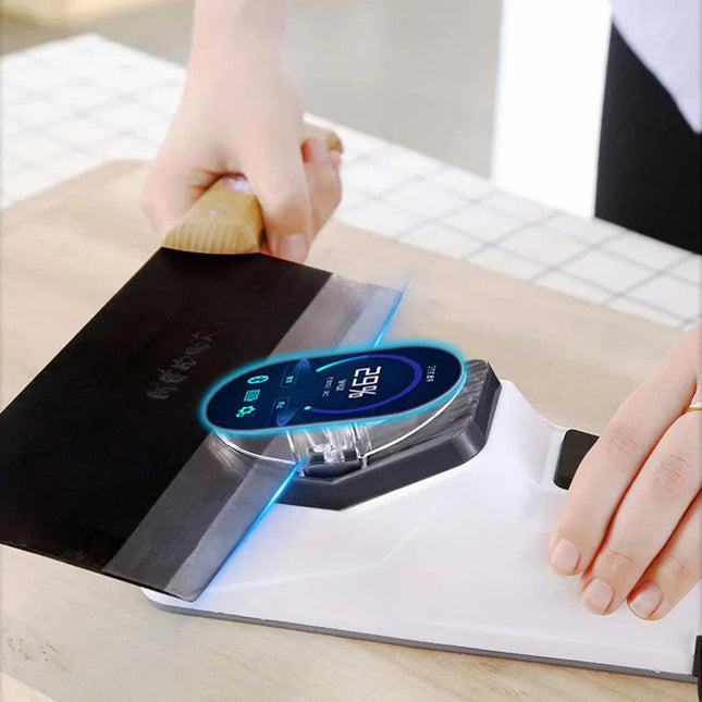 BladePro – elektryczna ostrzałka do precyzyjnych i trwałych cięć 0