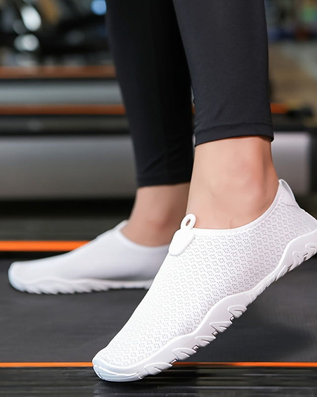Buty do wody dla kobiet z cholewką z siateczki, szybkoschnącą i oddychającą, z antypoślizgową gumową podeszwą – idealne buty na plażę i do pływania 1