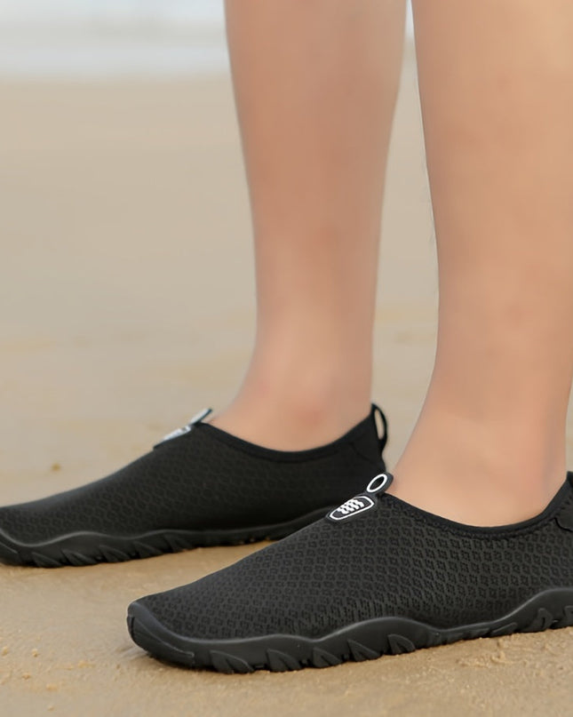Buty do wody dla kobiet z cholewką z siateczki, szybkoschnącą i oddychającą, z antypoślizgową gumową podeszwą – idealne buty na plażę i do pływania 10