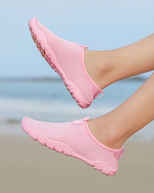 Buty do wody dla kobiet z cholewką z siateczki, szybkoschnącą i oddychającą, z antypoślizgową gumową podeszwą – idealne buty na plażę i do pływania 9