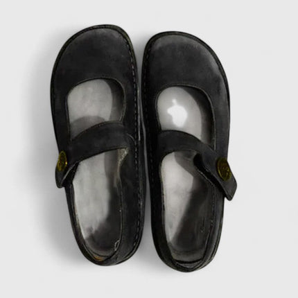 Buty ortopedyczne dla kobiet z regulowanym paskiem i amortyzowaną wkładką – klasyczny design z okrągłymi noskami 5