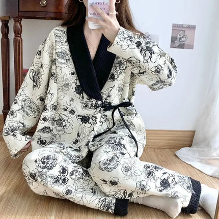 ComfortMama | Piżama poporodowa z dekoltem w serek 0