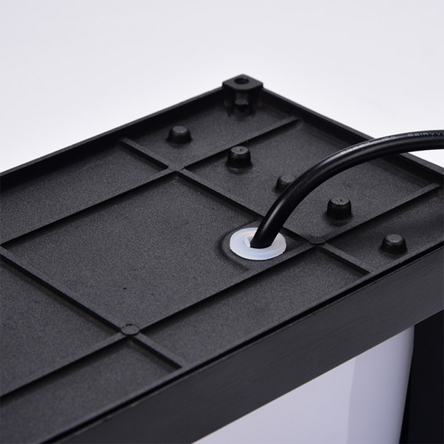 Czarno-Biały Kinkiet Zewnętrzny LED z Metalową Ramą – Nowoczesne Oświetlenie do Ogrodu, Tarasu i Werandy 7