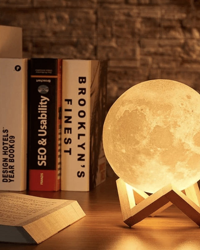 Dekoracyjna Lampa Księżycowa 3D z Naturalną Podstawką i Dotykowym Sterowaniem – Bezprzewodowa Lampa LED do Wnętrz 2