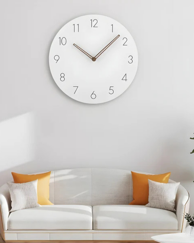 Drewniany zegar ścienny o minimalistycznym stylu i elegancji 3