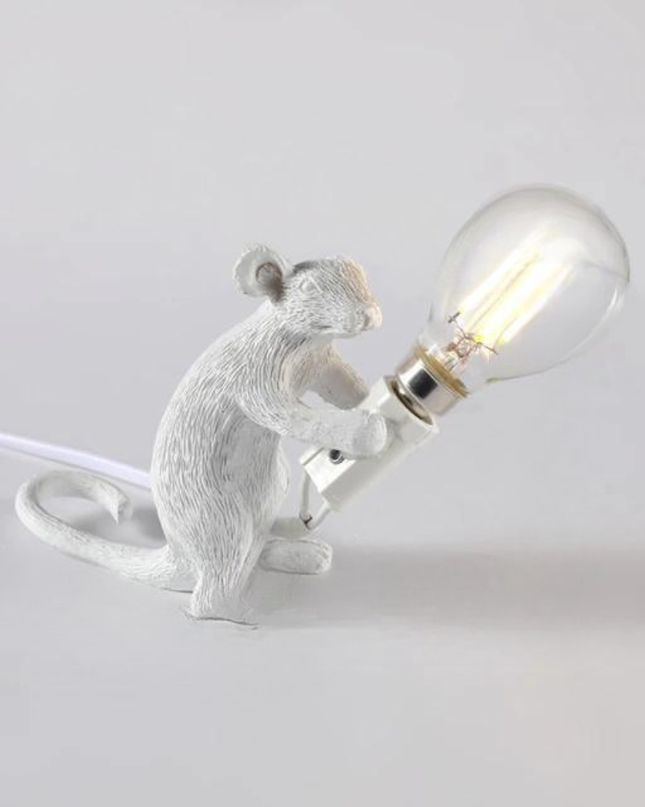 Elegancka Lampa Stołowa Szklana z Złotym Wykończeniem do Salonu i Sypialni – Nowoczesne Lampy Stołowe 10