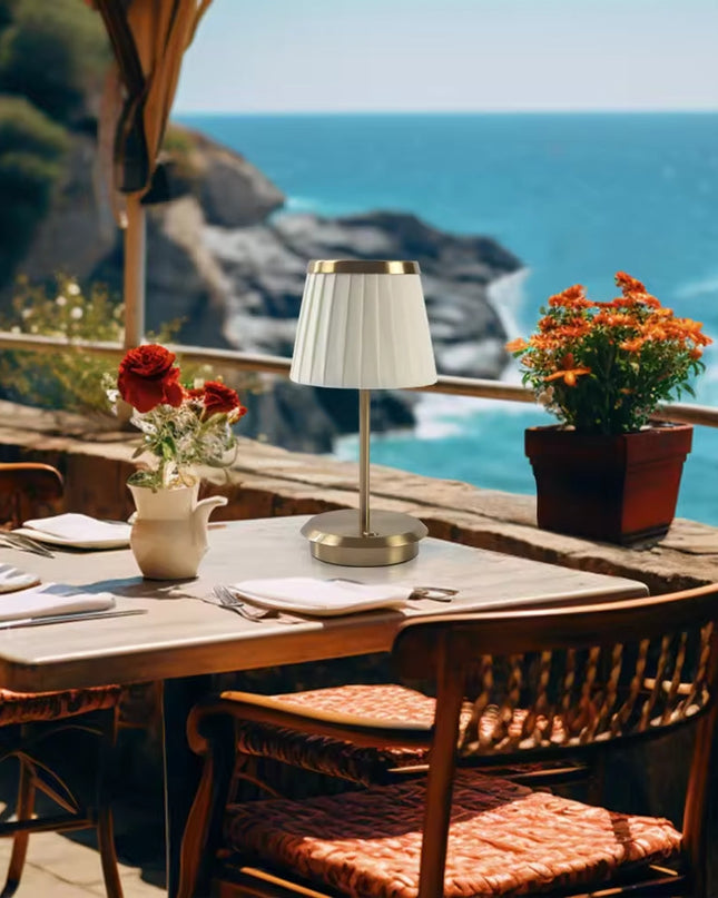 Elegancka Lampa Stołowa z Abażurem, Metalowa, Dotykowe Sterowanie, Bezprzewodowa na Baterie – Idealna do Salonów i Sypialni 5