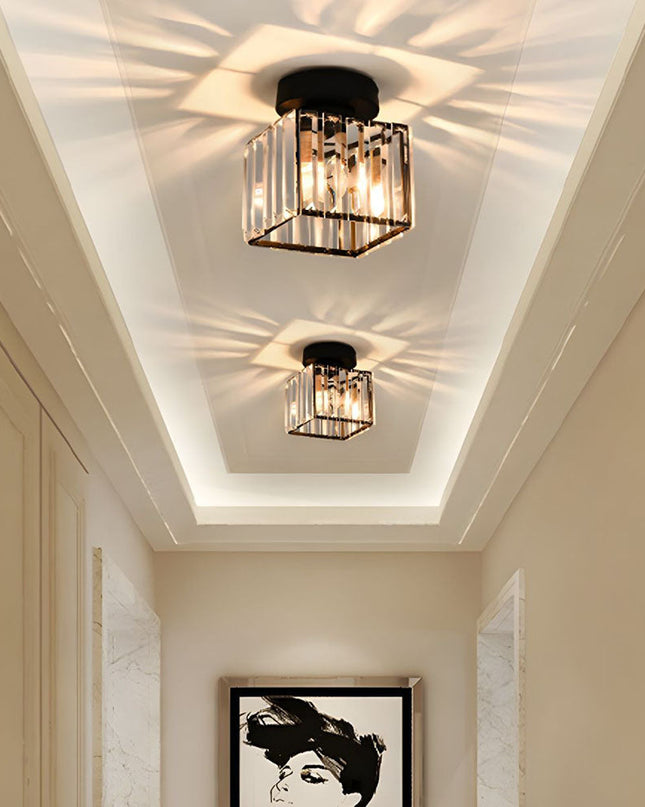 Elegancka Lampa Sufitowa Kilon z Kryształowym Kloszem i Mosiężną Oprawą – Idealna do Salonów i Sypialni 0