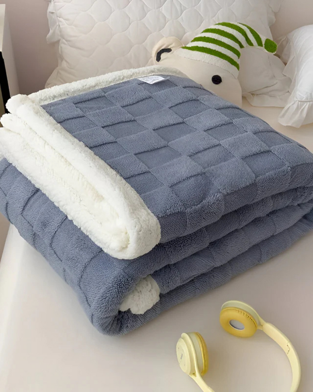 Elegancki Koc z Mikropolaru Komfort na Chłodne Wieczory 0