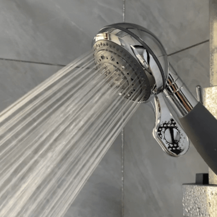 Elegancki Kran Łazienkowy z Wydajnym Przepływem Wody – Srebrny, Kompaktowy Design 1