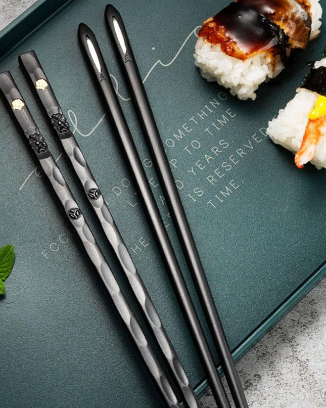 Elegancki zestaw pałeczek ze stopu wysokiej jakości – 5 par, można myć w zmywarce, idealny do stylowych posiłków 6