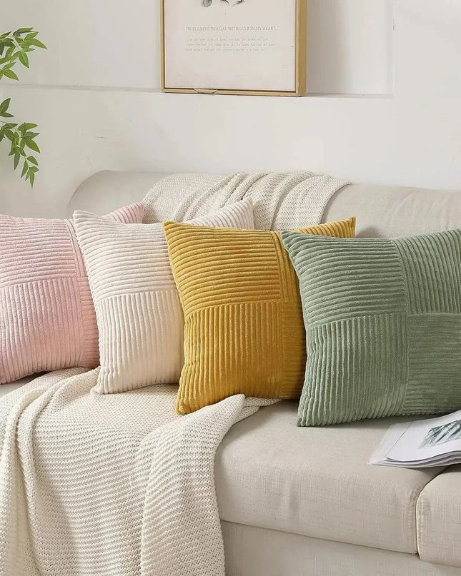 Eleganckie i miękkie poszewki na poduszki z weluru prążkowanego 2