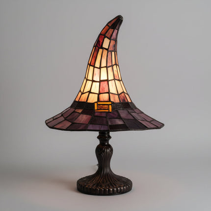 Gotycka lampa akcentująca z witrażem USB w retro designie, przypominająca kapelusz czarodzie 1