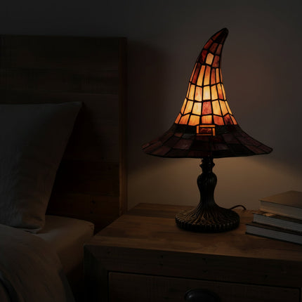 Gotycka lampa akcentująca z witrażem USB w retro designie, przypominająca kapelusz czarodzie 5