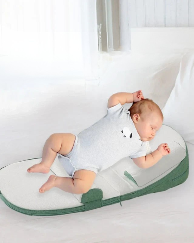 Hipoalergiczna Poduszka Klinowa dla Niemowlaka z Ergonomicznym Wsparciem - Bezpieczne Spanie na Boku, Oddychająca Pianka i Bawełna 3