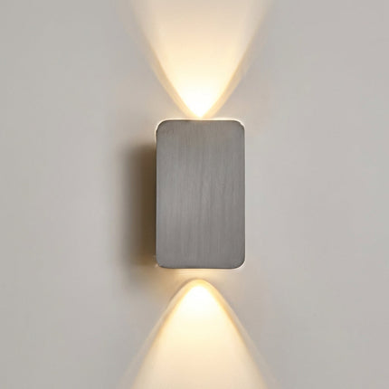 Nowoczesny kinkiet LED prostokątny z aluminium, idealny do sypialni i salonu, oferujący elegan 5