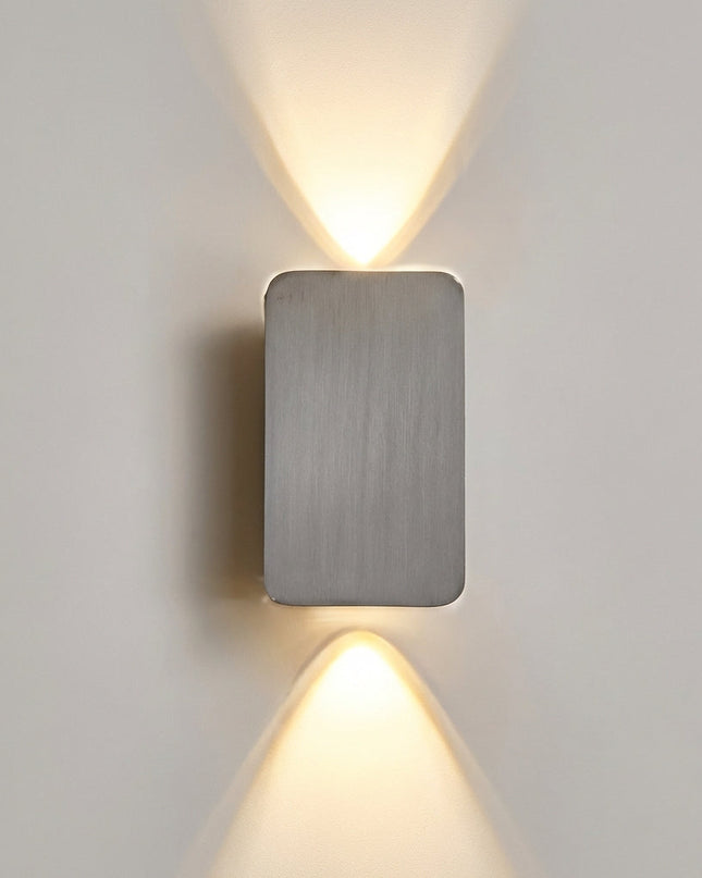 Nowoczesny kinkiet LED prostokątny z aluminium, idealny do sypialni i salonu, oferujący elegan 5