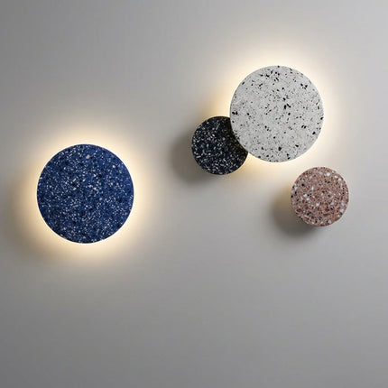 Kinkiet ścienny LED z efektem halo i strukturalną powierzchnią lastryko, nowoczesny design o średnicy 2