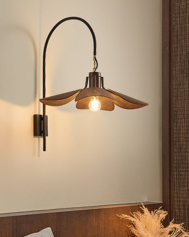 Kinkiet Ścienny Petal Bloom z Naturalnym Wzorem Kwiatowym – Elegancka Lampa do Sypialni i Salonu, Metalowa i Lniana 1
