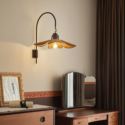 Kinkiet Ścienny Petal Bloom z Naturalnym Wzorem Kwiatowym – Elegancka Lampa do Sypialni i Salonu, Metalowa i Lniana 4