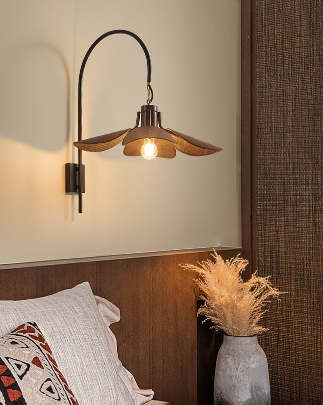 Kinkiet Ścienny Petal Bloom z Naturalnym Wzorem Kwiatowym – Elegancka Lampa do Sypialni i Salonu, Metalowa i Lniana 5