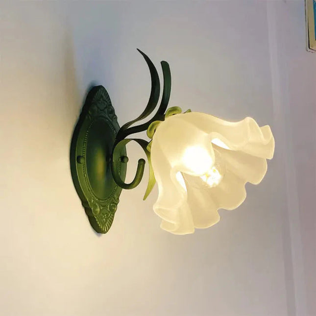 Kinkiet Ścienny z Motywem Konwalii – Elegancka Lampa do Sypialni i Salonu, Żelazo, D10*H22cm 1