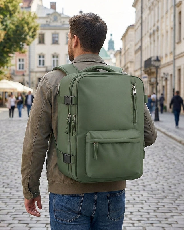 Kompaktowy plecak podróżny z przegrodą na laptopa i wodoodporną konstrukcją – ergonomiczne paski zapewniające wygodę noszenia 1