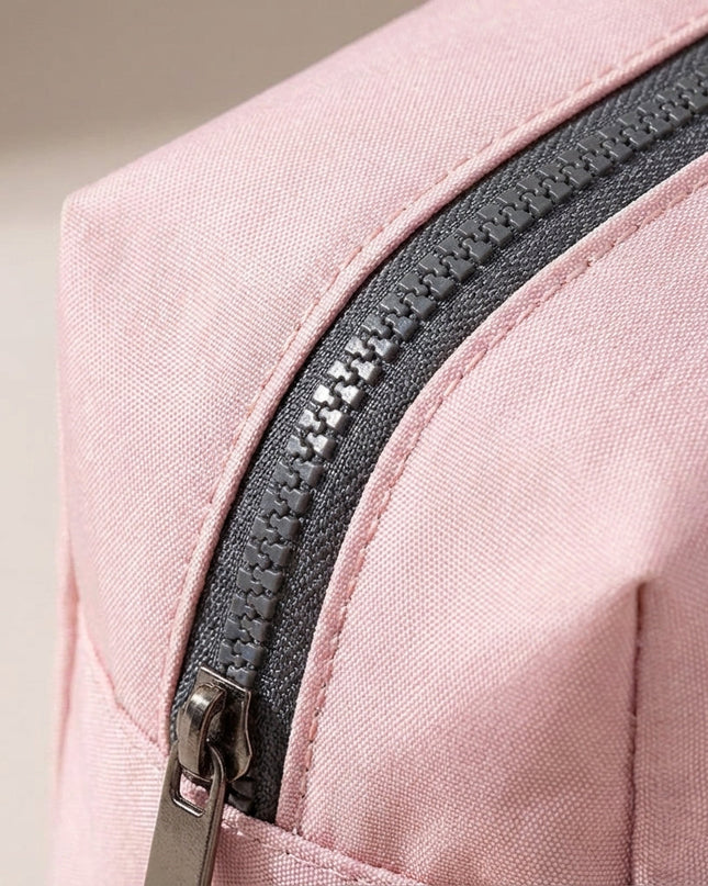 Kosmetyczka podróżna z inteligentnymi przegródkami i szerokim otworem – jasnoróżowy nylon 3