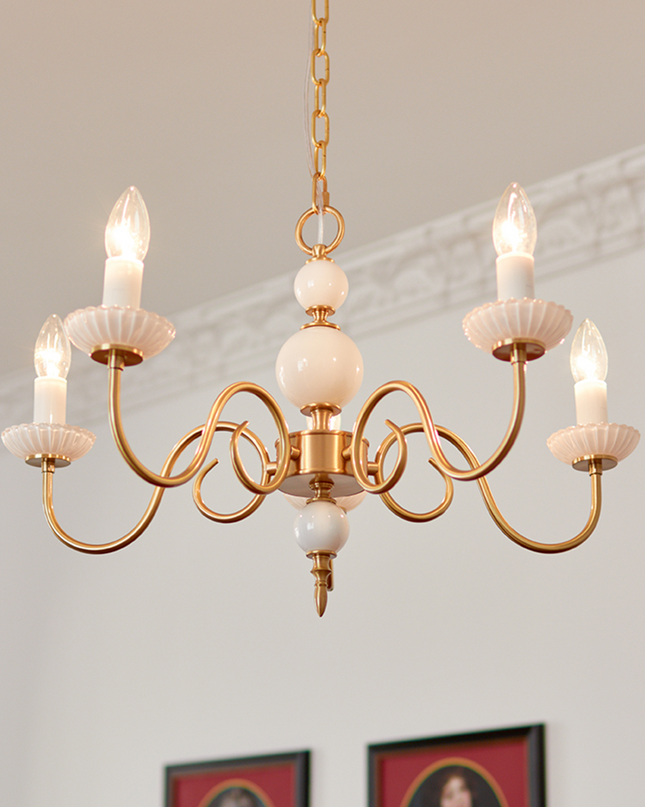 Kremowy Żyrandol Retro do Sypialni z Szkła i Metalu – Elegancka Lampa Wisząca z Regulowaną Długością 45-65 cm 0