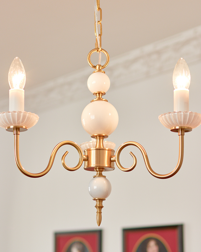 Kremowy Żyrandol Retro do Sypialni z Szkła i Metalu – Elegancka Lampa Wisząca z Regulowaną Długością 45-65 cm 1