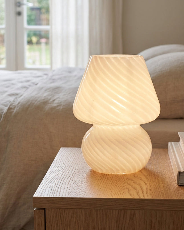 Lampa akcentująca z ręcznie wykonanym szkłem Murano, kompaktowa i elegancka, idealna do małych przestr 1