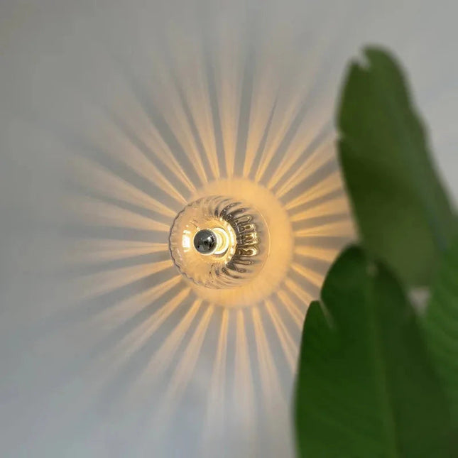 Lampa Ścienna Bauhaus w Stylu Nordyckim z Metalu i Szkła E14 – Elegancki Kinkiet Ścienny do Salonu i Korytarza 7