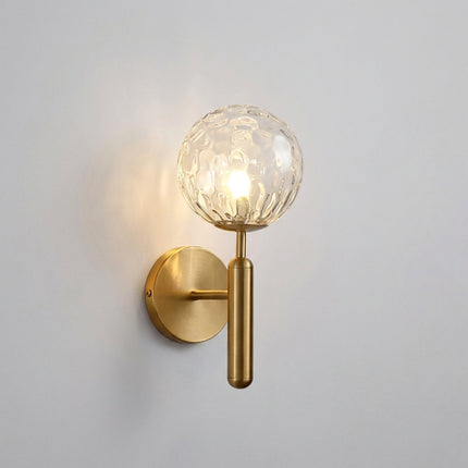 Lampa ścienna LED z ręcznie robionym kloszem w eleganckim metalowym wykończeniu, emitująca 5