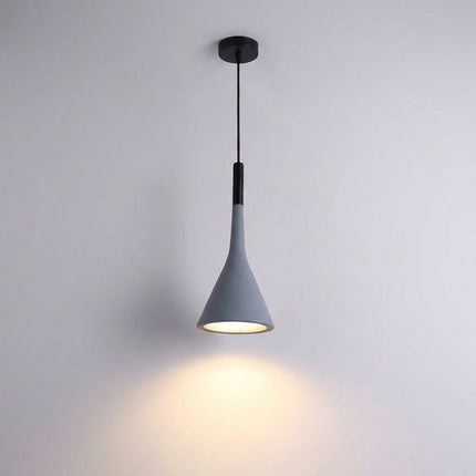 Lampa ścienna do czytania z regulowanym kablem w minimalistycznym skandynawskim designie, wykonana 5