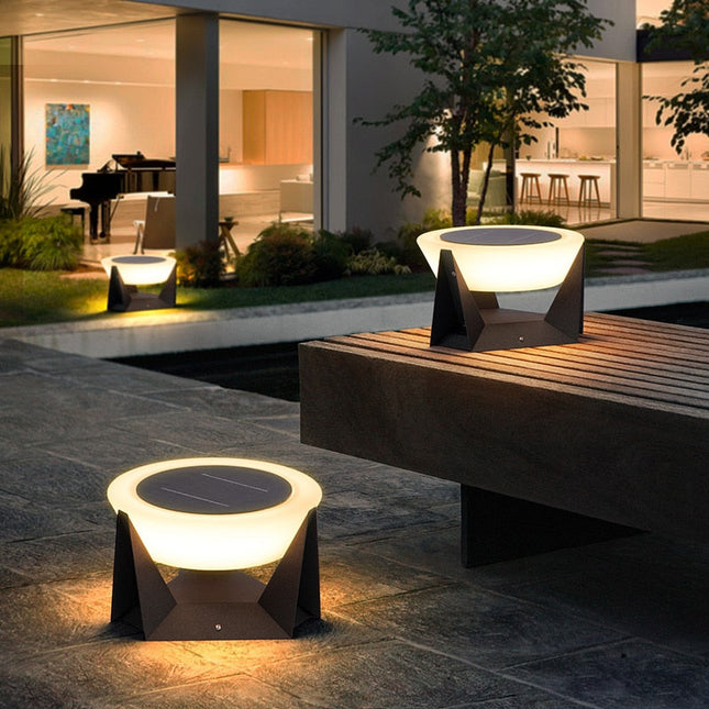 Lampa Solarna Ogrodowa LED, Wodoodporna, Szybkie Ładowanie, Elegancki Design do Oświetlenia Ogrodu i Tarasu 0