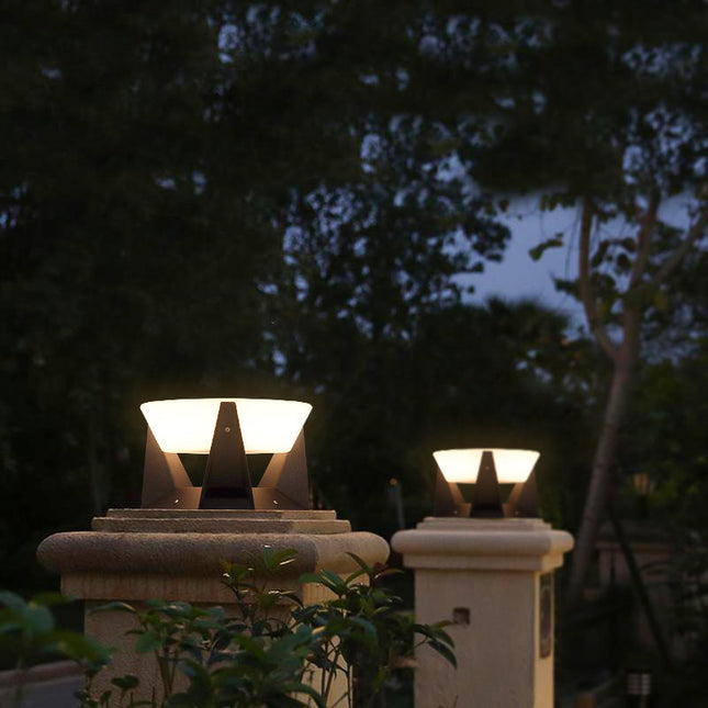 Lampa Solarna Ogrodowa LED, Wodoodporna, Szybkie Ładowanie, Elegancki Design do Oświetlenia Ogrodu i Tarasu 1