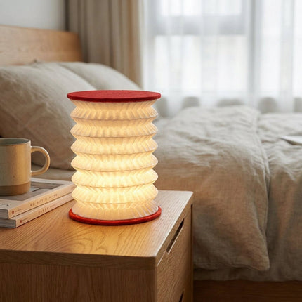 Lampa stołowa LED w kształcie latarni, elegancki klasyczny design, kompaktowa i energooszczędna 1