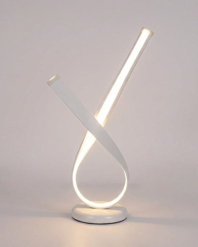 Lampa stołowa LED z ciepłym dyfuzorem w rzeźbiarskim designie, wykonana z polerowane 4