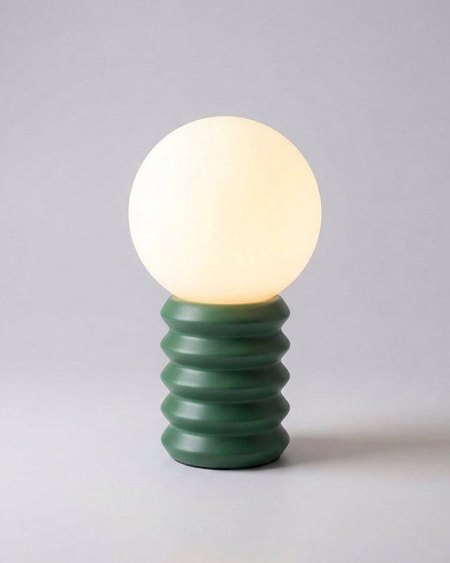 Lampa stołowa LED z matowym kloszem i drewnianą podstawą, styl vintage minimalistyczny, idealna do salon 4