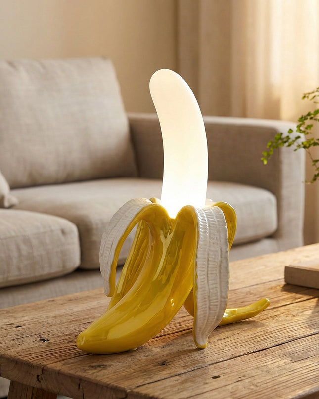 Lampa stołowa rzeźbiarska w stylu Art Deco, emitująca ciepłe światło, idealna do salon 1